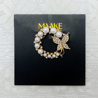 BROCHE DE PEROLAS E ZIRCÔNIAS MAAKE